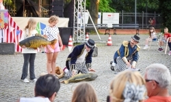 Magia teatru na dziedzińcu Zamku Piastowskiego. Teatr Jednej Miny porwał najmłodszych widzów (14)