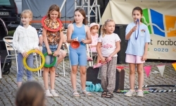 Magia teatru na dziedzińcu Zamku Piastowskiego. Teatr Jednej Miny porwał najmłodszych widzów (6)