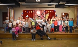 Cyrkowa magia mimo deszczu. Teatr Jednej Miny wystąpił na Zamku Piastowskim (8)