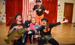 Cyrkowa magia mimo deszczu. Teatr Jednej Miny wystąpił na Zamku Piastowskim (11)