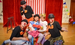 Cyrkowa magia mimo deszczu. Teatr Jednej Miny wystąpił na Zamku Piastowskim (17)