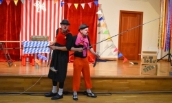 Cyrkowa magia mimo deszczu. Teatr Jednej Miny wystąpił na Zamku Piastowskim (17)