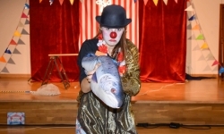 Cyrkowa magia mimo deszczu. Teatr Jednej Miny wystąpił na Zamku Piastowskim (20)
