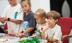 Ciocia od Klocków na Zamku Piastowskim. Warsztaty LEGO w ramach Wakacji w powiecie (3)