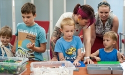 Ciocia od Klocków na Zamku Piastowskim. Warsztaty LEGO w ramach Wakacji w powiecie (7)