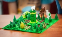 Ciocia od Klocków na Zamku Piastowskim. Warsztaty LEGO w ramach Wakacji w powiecie (9)