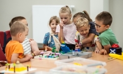 Ciocia od Klocków na Zamku Piastowskim. Warsztaty LEGO w ramach Wakacji w powiecie (4)