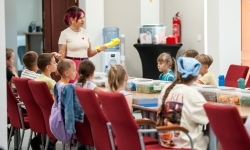 Ciocia od Klocków na Zamku Piastowskim. Warsztaty LEGO w ramach Wakacji w powiecie (4)