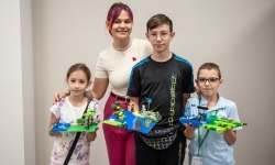 Ciocia od Klocków na Zamku Piastowskim. Warsztaty LEGO w ramach Wakacji w powiecie (20)