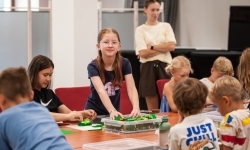 Ciocia od Klocków na Zamku Piastowskim. Warsztaty LEGO w ramach Wakacji w powiecie (6)