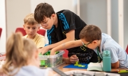 Ciocia od Klocków na Zamku Piastowskim. Warsztaty LEGO w ramach Wakacji w powiecie (7)