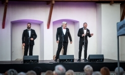 Trzej tenorzy Vincero porwali publiczność na raciborskim zamku (6)