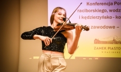 Konferencja 3 Powiat&oacute;w na Zamku Piastowskim. Rozmowa o przyszłości kształcenia zawodowego (20)