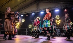 Zamkowa parada świętego Mikołaja przyciągnęła tłumy. W niedzielę wystąpi TOBY (12)