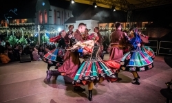 Zamkowa parada świętego Mikołaja przyciągnęła tłumy. W niedzielę wystąpi TOBY (17)