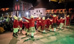 Zamkowa parada świętego Mikołaja przyciągnęła tłumy. W niedzielę wystąpi TOBY (4)