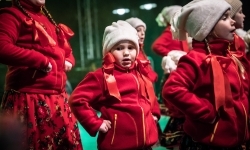 Zamkowa parada świętego Mikołaja przyciągnęła tłumy. W niedzielę wystąpi TOBY (7)