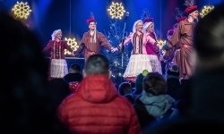 Zamkowa parada świętego Mikołaja przyciągnęła tłumy. W niedzielę wystąpi TOBY (19)