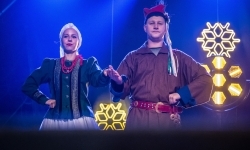 Zamkowa parada świętego Mikołaja przyciągnęła tłumy. W niedzielę wystąpi TOBY (2)