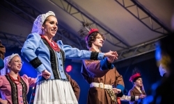 Zamkowa parada świętego Mikołaja przyciągnęła tłumy. W niedzielę wystąpi TOBY (4)