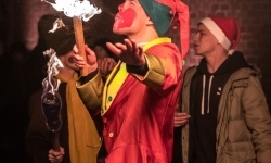 Zamkowa parada świętego Mikołaja przyciągnęła tłumy. W niedzielę wystąpi TOBY (19)