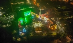 Zamkowa parada świętego Mikołaja przyciągnęła tłumy. W niedzielę wystąpi TOBY (18)