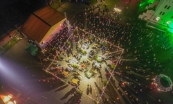 Zamkowa parada świętego Mikołaja przyciągnęła tłumy. W niedzielę wystąpi TOBY (20)