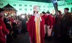 Zamkowa parada świętego Mikołaja przyciągnęła tłumy. W niedzielę wystąpi TOBY (18)
