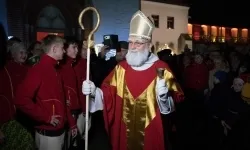 Zamkowa parada świętego Mikołaja przyciągnęła tłumy. W niedzielę wystąpi TOBY (19)