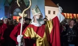 Zamkowa parada świętego Mikołaja przyciągnęła tłumy. W niedzielę wystąpi TOBY (20)