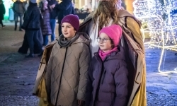 Zamkowa parada świętego Mikołaja przyciągnęła tłumy. W niedzielę wystąpi TOBY (4)