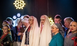 Zamkowa parada świętego Mikołaja przyciągnęła tłumy. W niedzielę wystąpi TOBY (1)