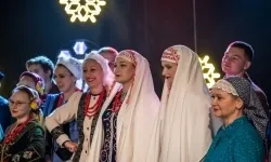 Zamkowa parada świętego Mikołaja przyciągnęła tłumy. W niedzielę wystąpi TOBY (3)