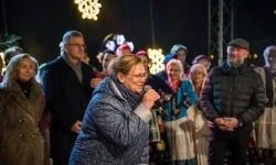 Zamkowa parada świętego Mikołaja przyciągnęła tłumy. W niedzielę wystąpi TOBY (14)