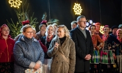 Zamkowa parada świętego Mikołaja przyciągnęła tłumy. W niedzielę wystąpi TOBY (16)