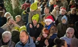 Zamkowa parada świętego Mikołaja przyciągnęła tłumy. W niedzielę wystąpi TOBY (1)