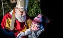 Zamkowa parada świętego Mikołaja przyciągnęła tłumy. W niedzielę wystąpi TOBY (17)