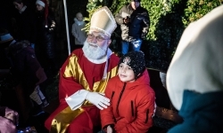 Zamkowa parada świętego Mikołaja przyciągnęła tłumy. W niedzielę wystąpi TOBY (18)