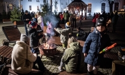 Bajkowy zamek w świątecznej odsłonie. Sobota pełna magii, w niedzielę kolejne atrakcje (4)