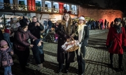 Bajkowy zamek w świątecznej odsłonie. Sobota pełna magii, w niedzielę kolejne atrakcje (16)