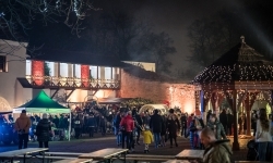 Bajkowy zamek w świątecznej odsłonie. Sobota pełna magii, w niedzielę kolejne atrakcje (3)