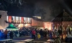 Bajkowy zamek w świątecznej odsłonie. Sobota pełna magii, w niedzielę kolejne atrakcje (3)