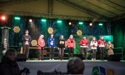 Bajkowy zamek w świątecznej odsłonie. Sobota pełna magii, w niedzielę kolejne atrakcje (6)