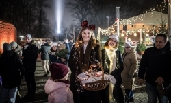Bajkowy zamek w świątecznej odsłonie. Sobota pełna magii, w niedzielę kolejne atrakcje (8)