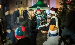 Bajkowy zamek w świątecznej odsłonie. Sobota pełna magii, w niedzielę kolejne atrakcje (9)