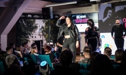 Nożyczki zamiast przeszłości. Wielki finał &bdquo;Operacji: Resocjalizacja&rdquo; na Zamku Piastowskim (16)