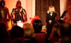 Muzyczny wiecz&oacute;r Dżentelmeni sceny w Zamku Piastowskim w Raciborzu (10)