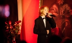 Muzyczny wiecz&oacute;r Dżentelmeni sceny w Zamku Piastowskim w Raciborzu (6)