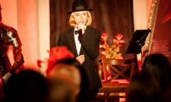 Muzyczny wiecz&oacute;r Dżentelmeni sceny w Zamku Piastowskim w Raciborzu (9)