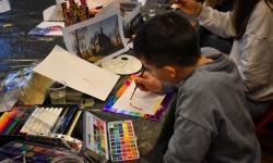 Art Camp na Zamku Piastowskim: Młodzi tw&oacute;rcy malują historię i przyszłość raciborskich zabytk&oacute;w (10)